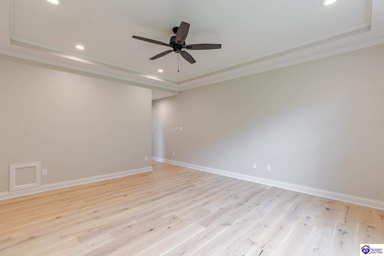 227 Evergreen Garden