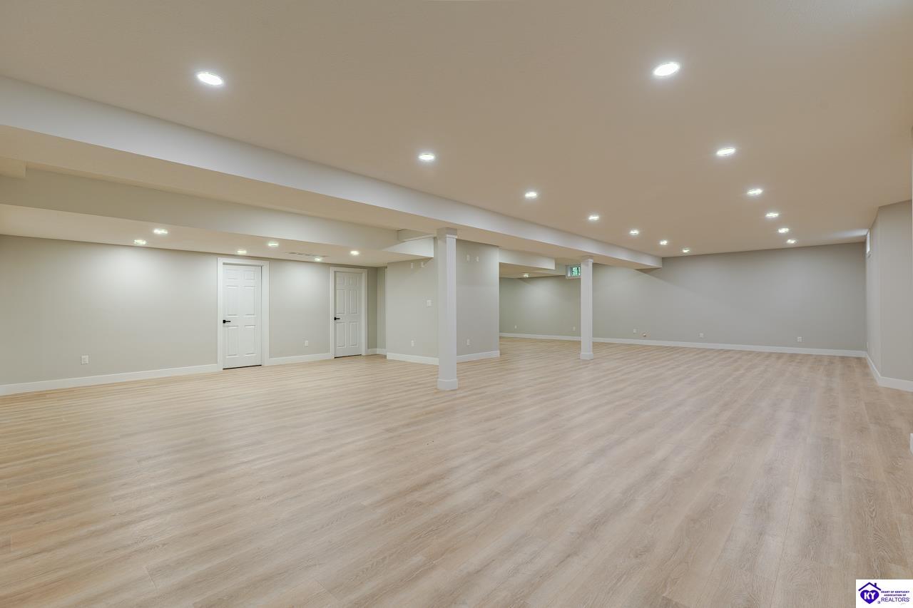 227 Evergreen Garden