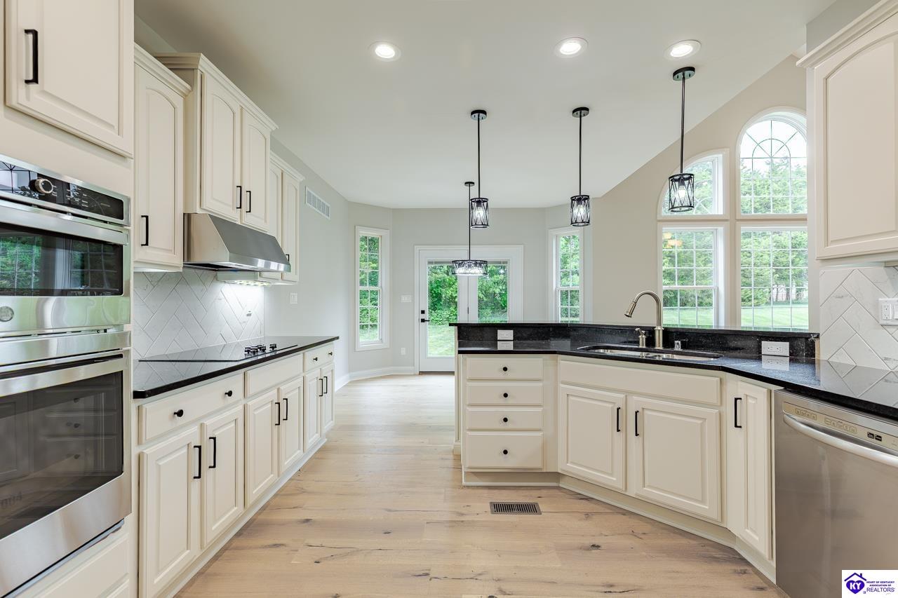 227 Evergreen Garden