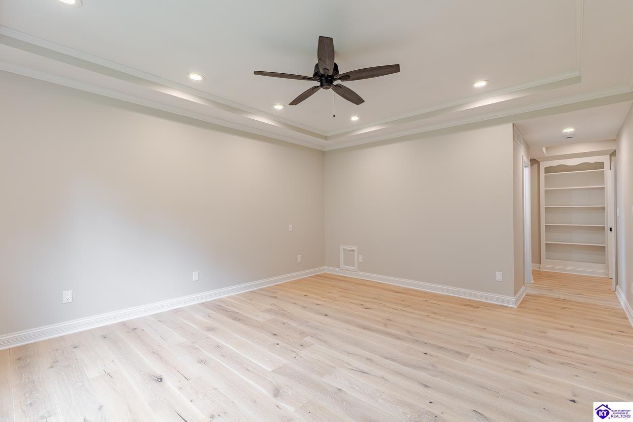 227 Evergreen Garden