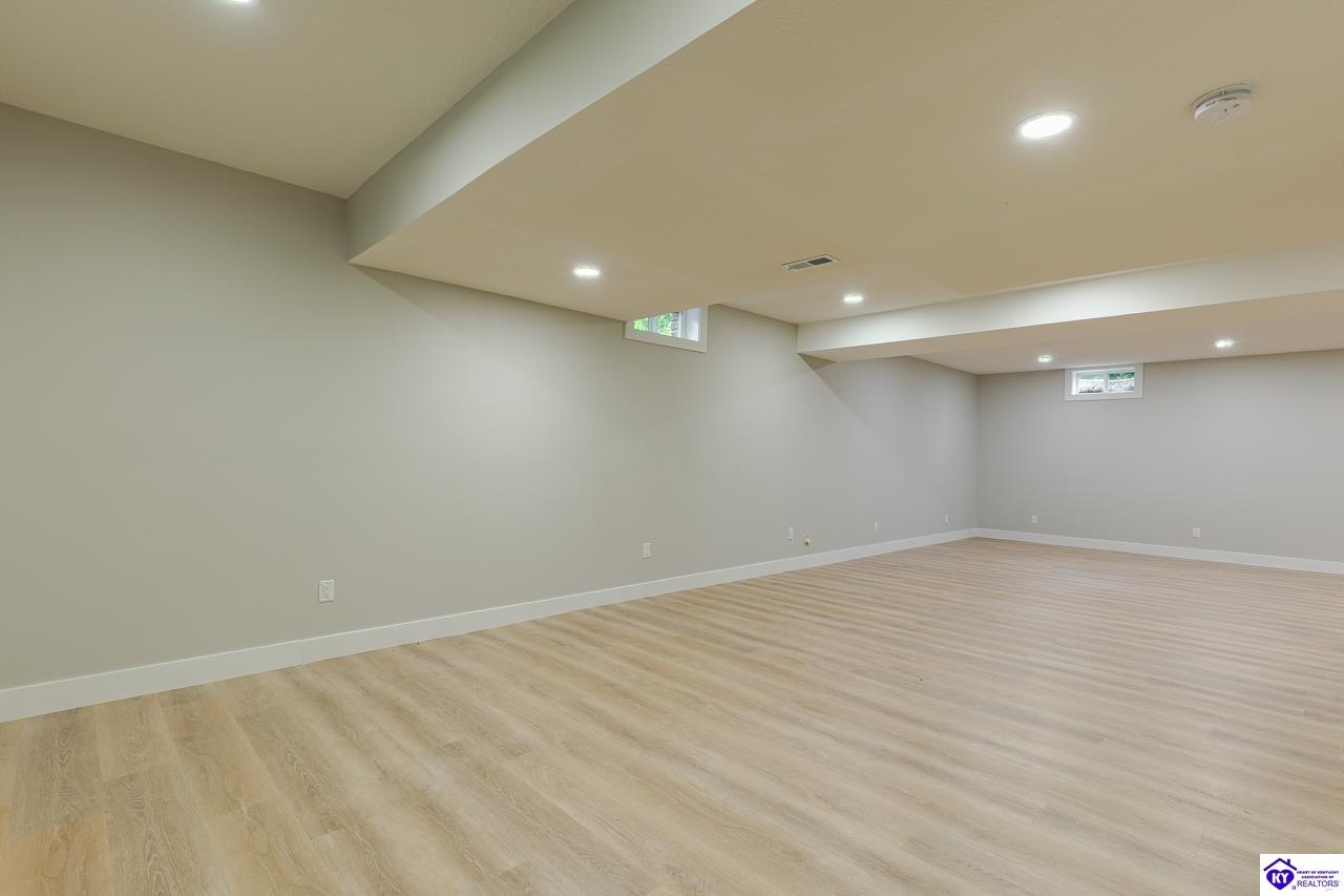 227 Evergreen Garden