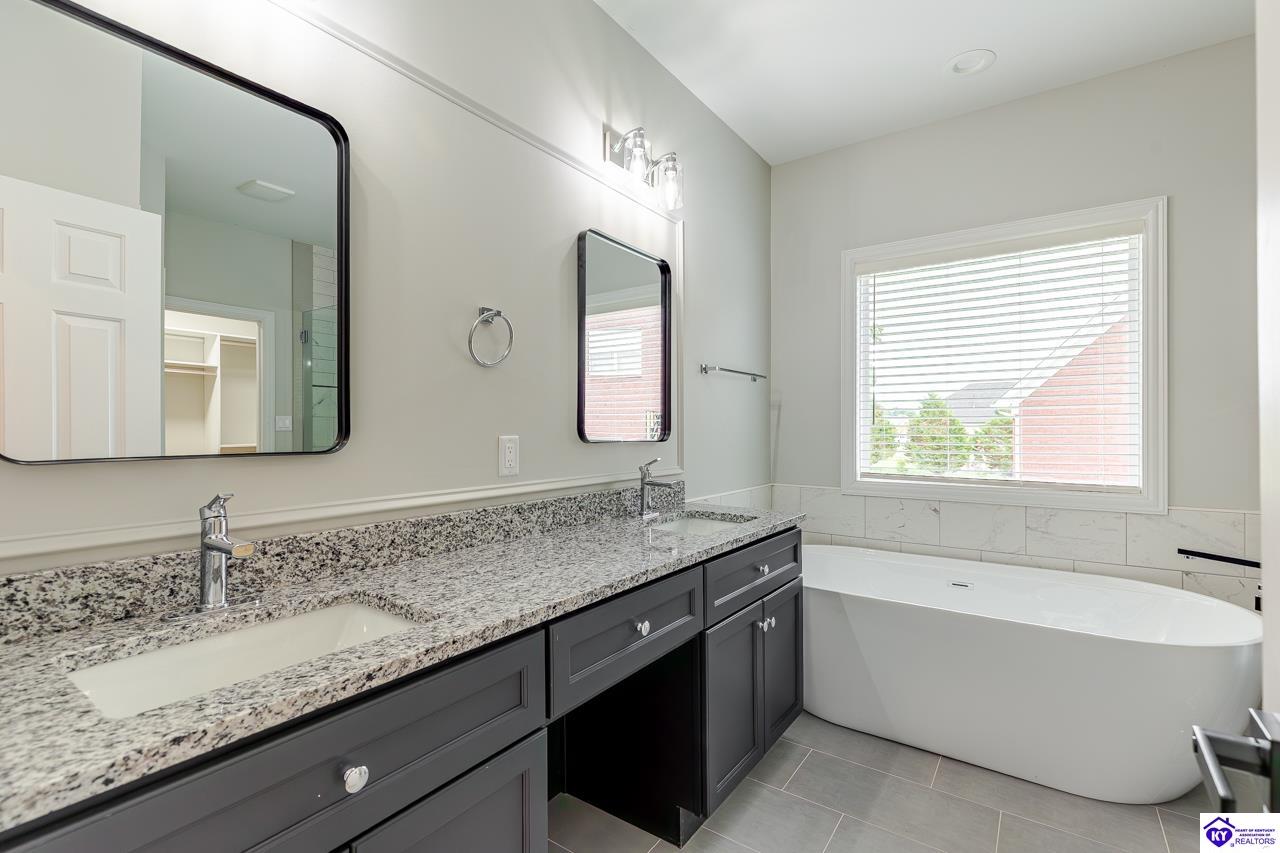 227 Evergreen Garden