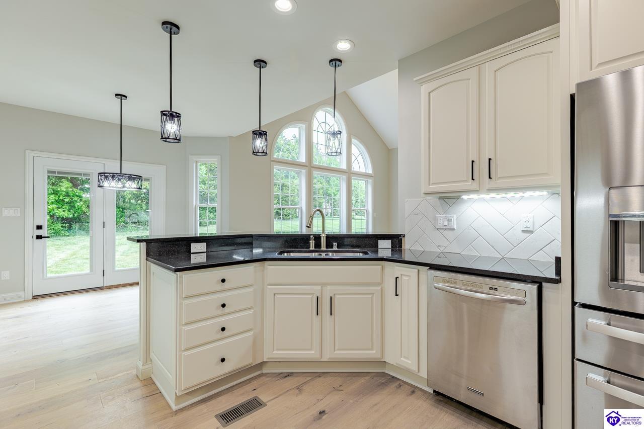 227 Evergreen Garden