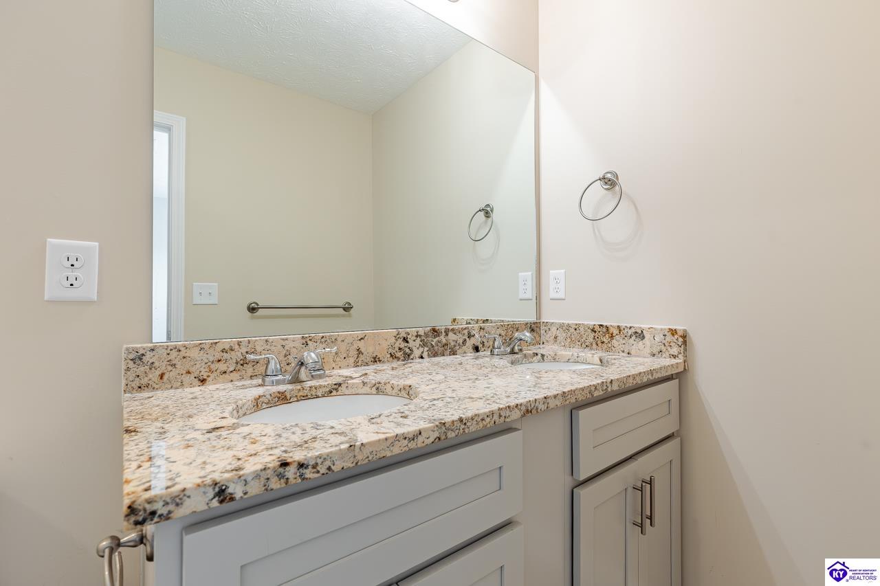 305 & 307 Breckinridge Circle