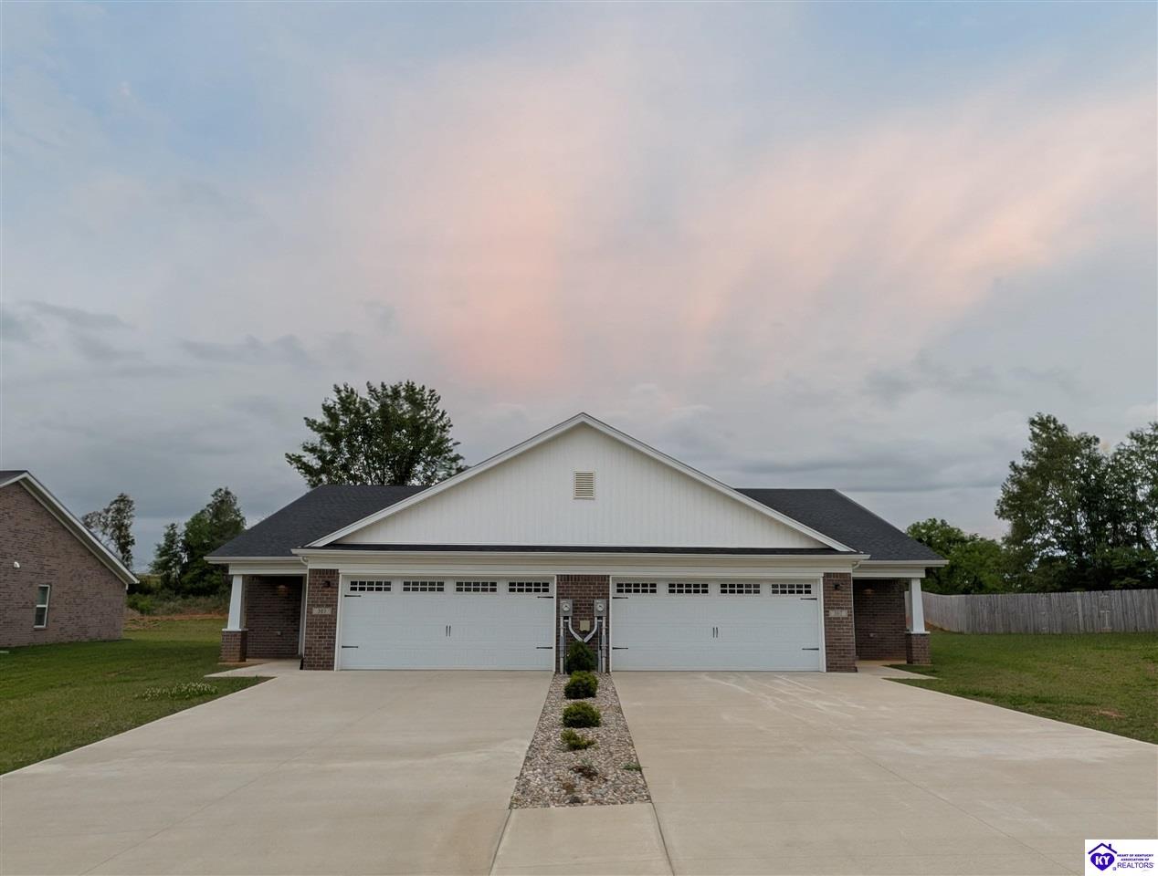 305 & 307 Breckinridge Circle