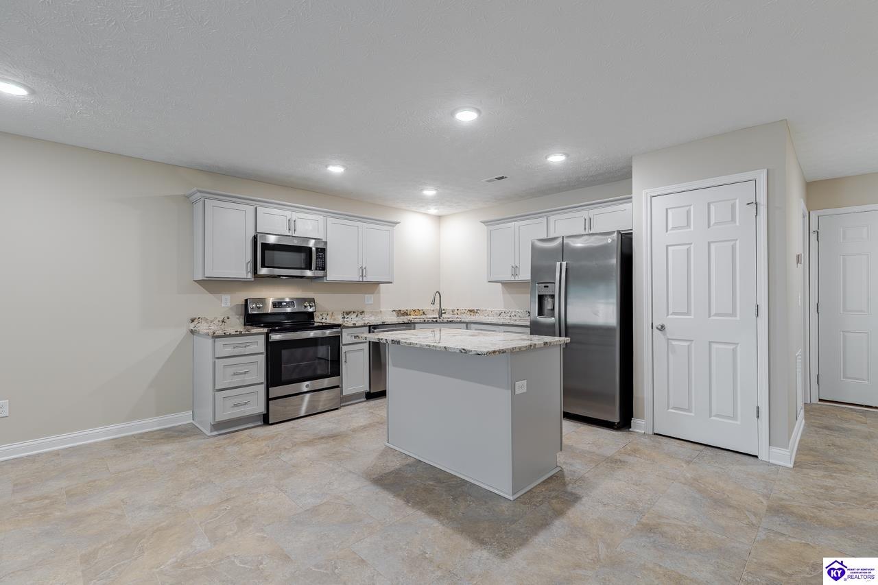 305 & 307 Breckinridge Circle