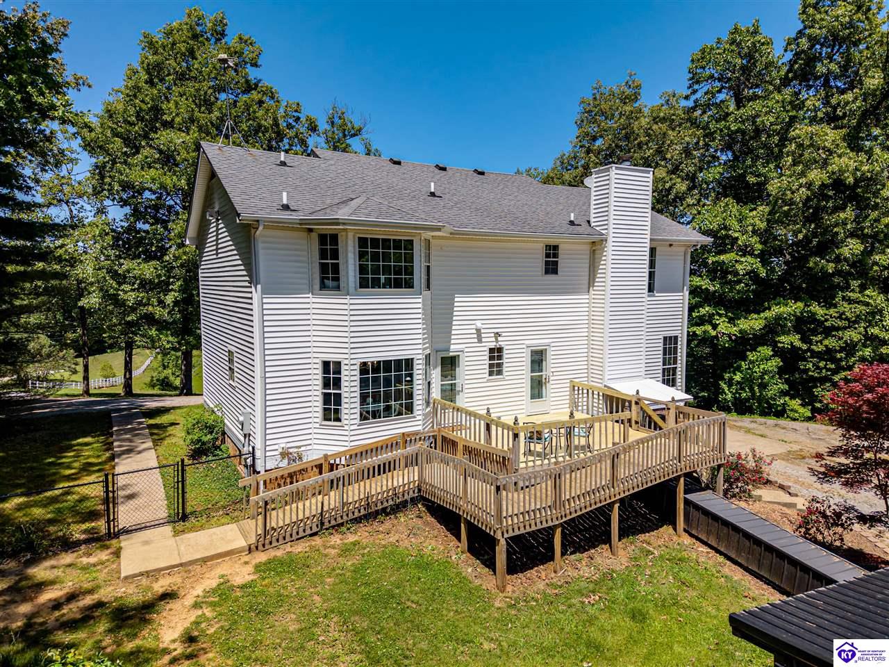 7 Oakwood Court