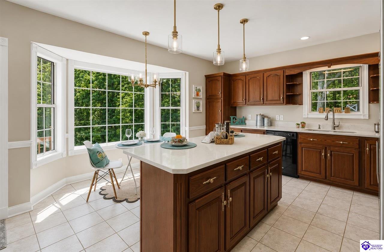7 Oakwood Court