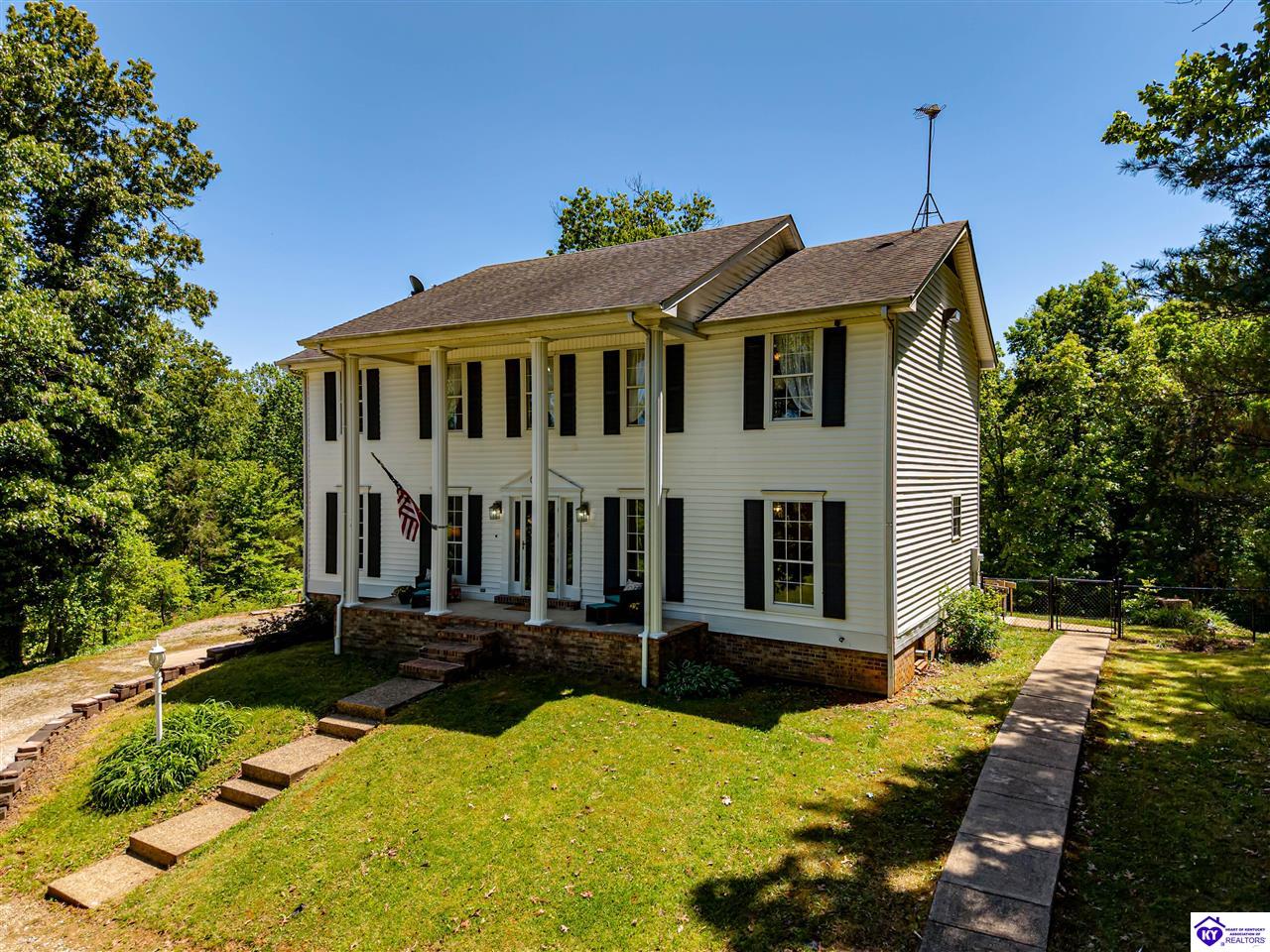 7 Oakwood Court