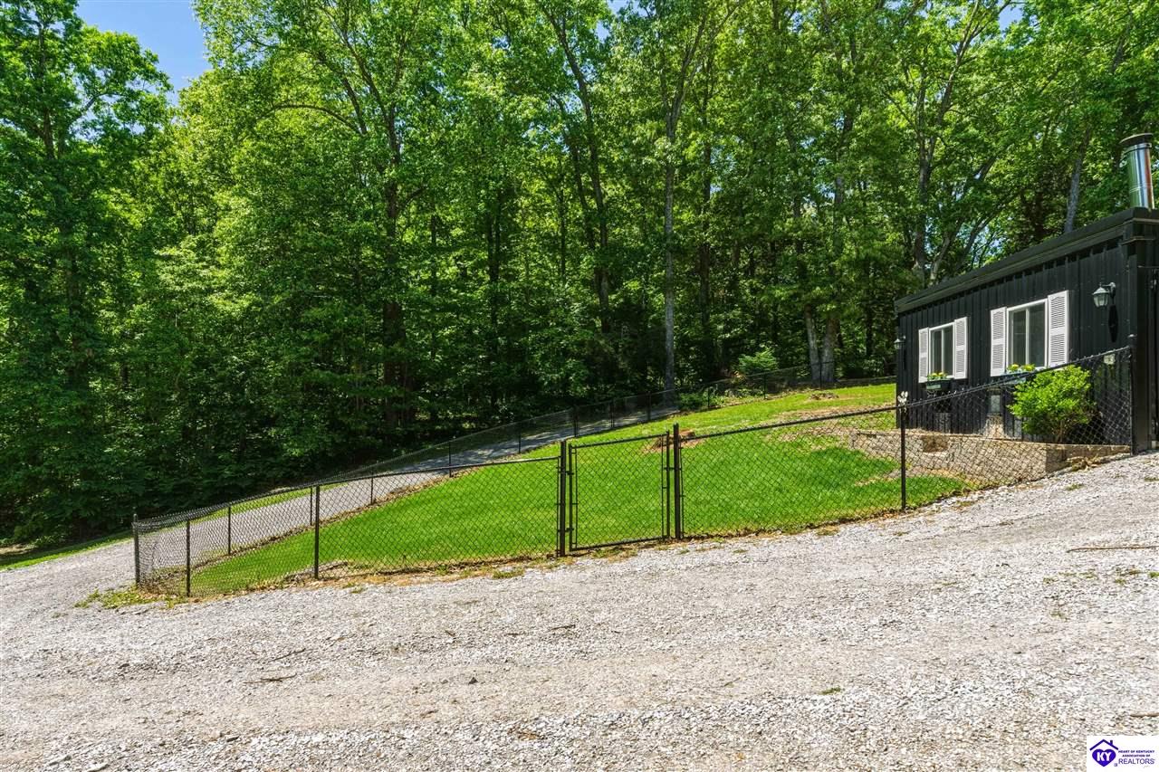 7 Oakwood Court