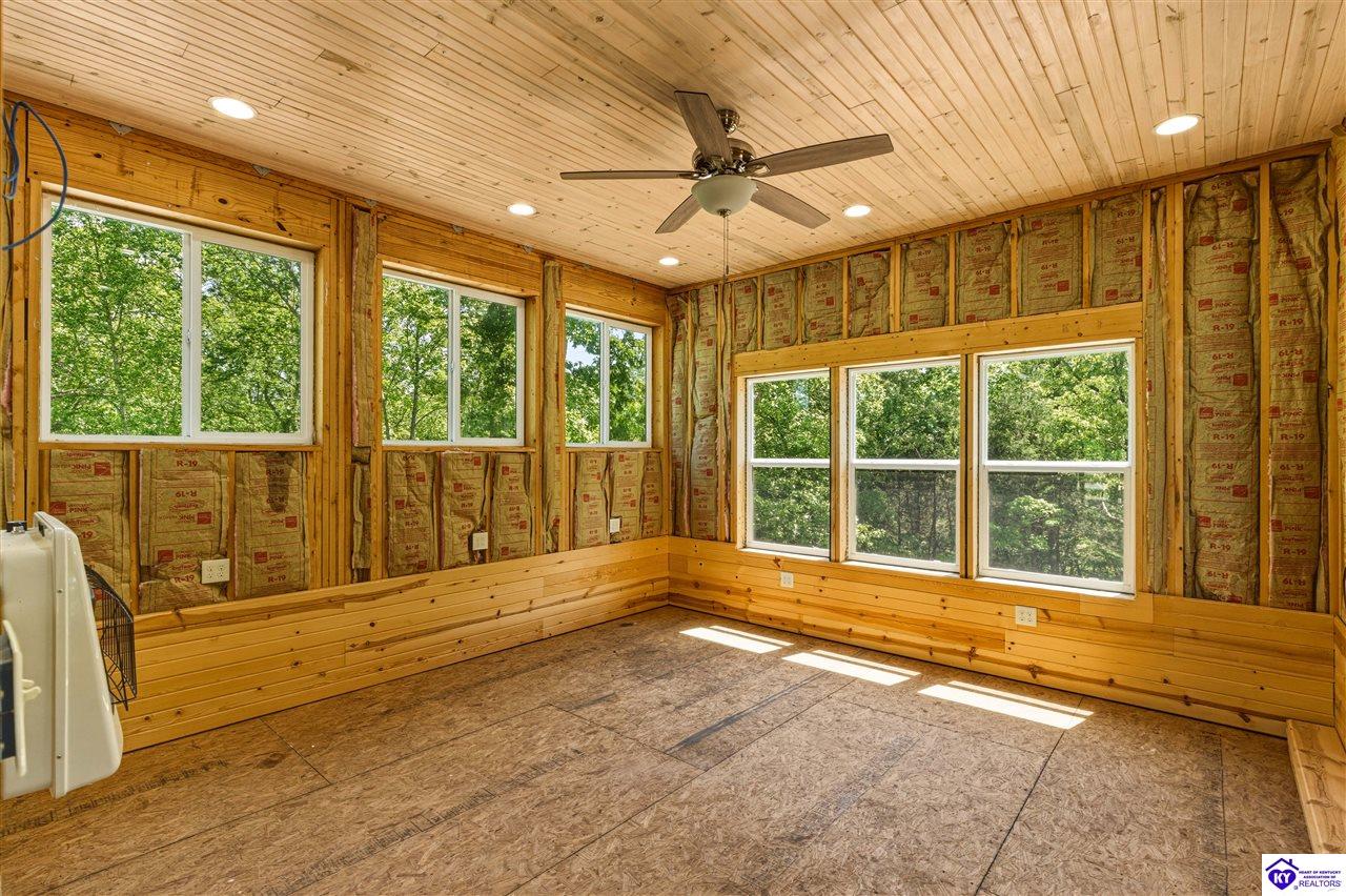 7 Oakwood Court