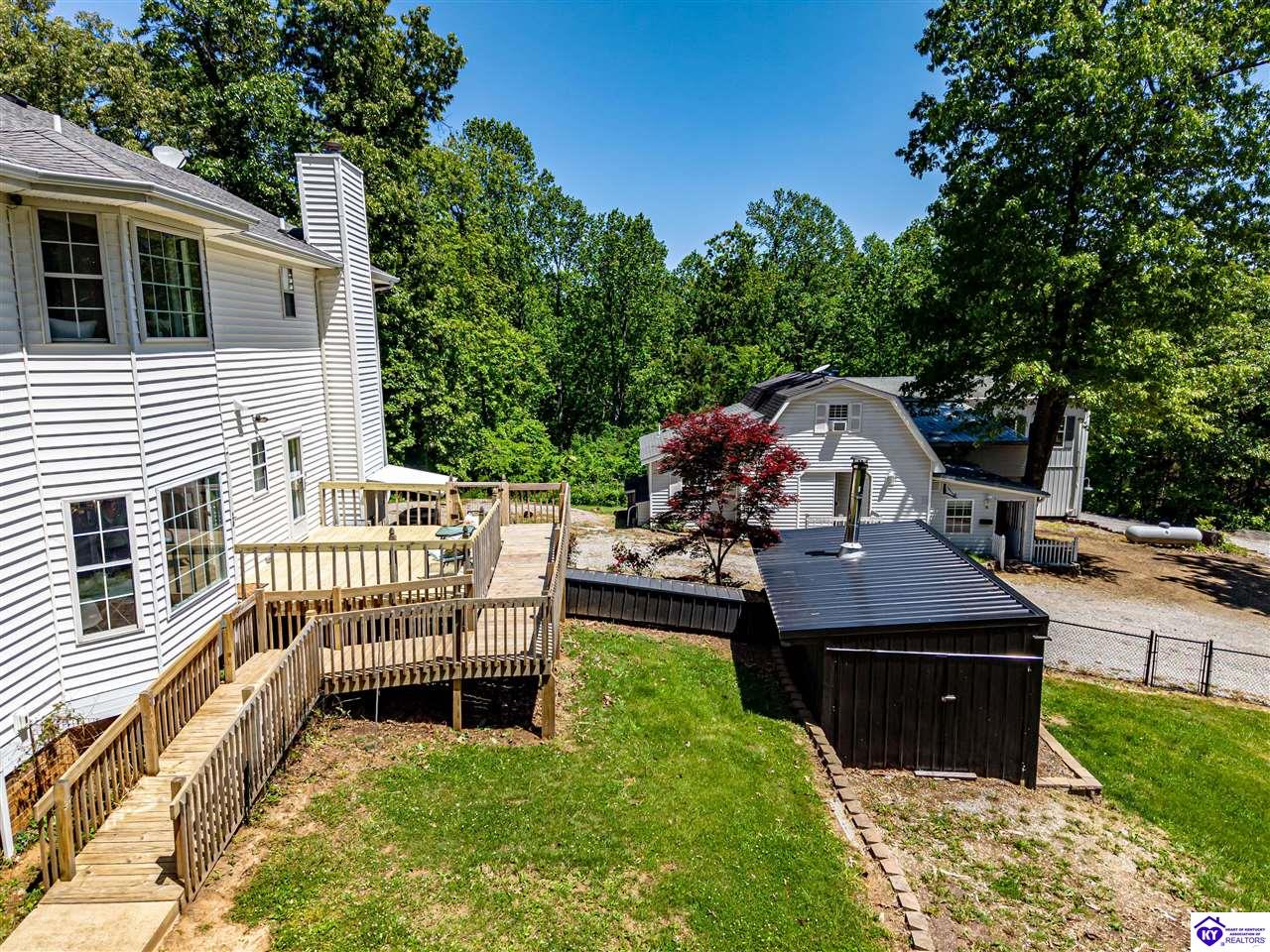 7 Oakwood Court