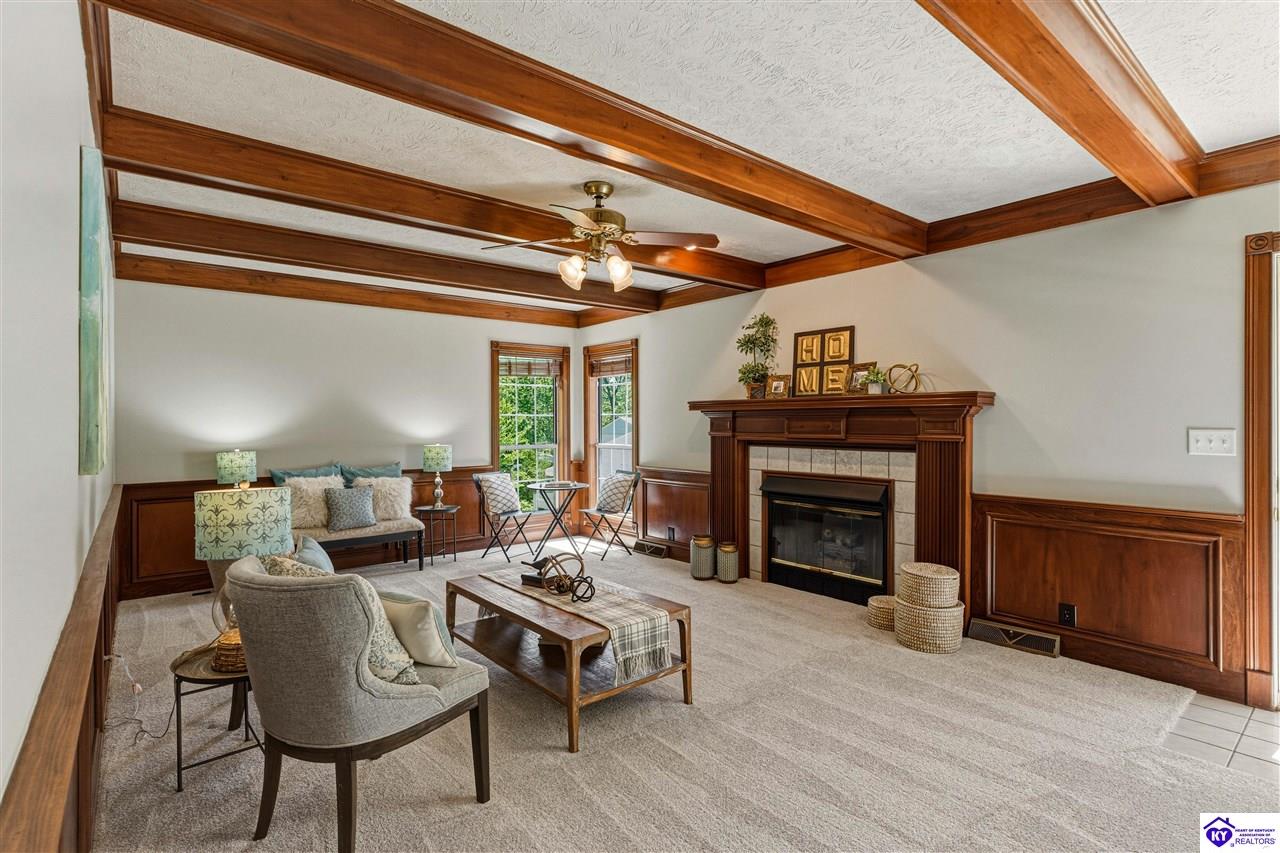 7 Oakwood Court