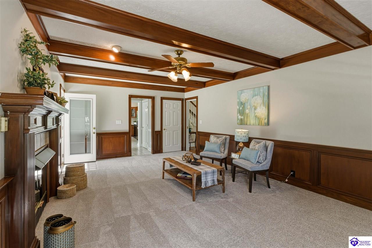 7 Oakwood Court