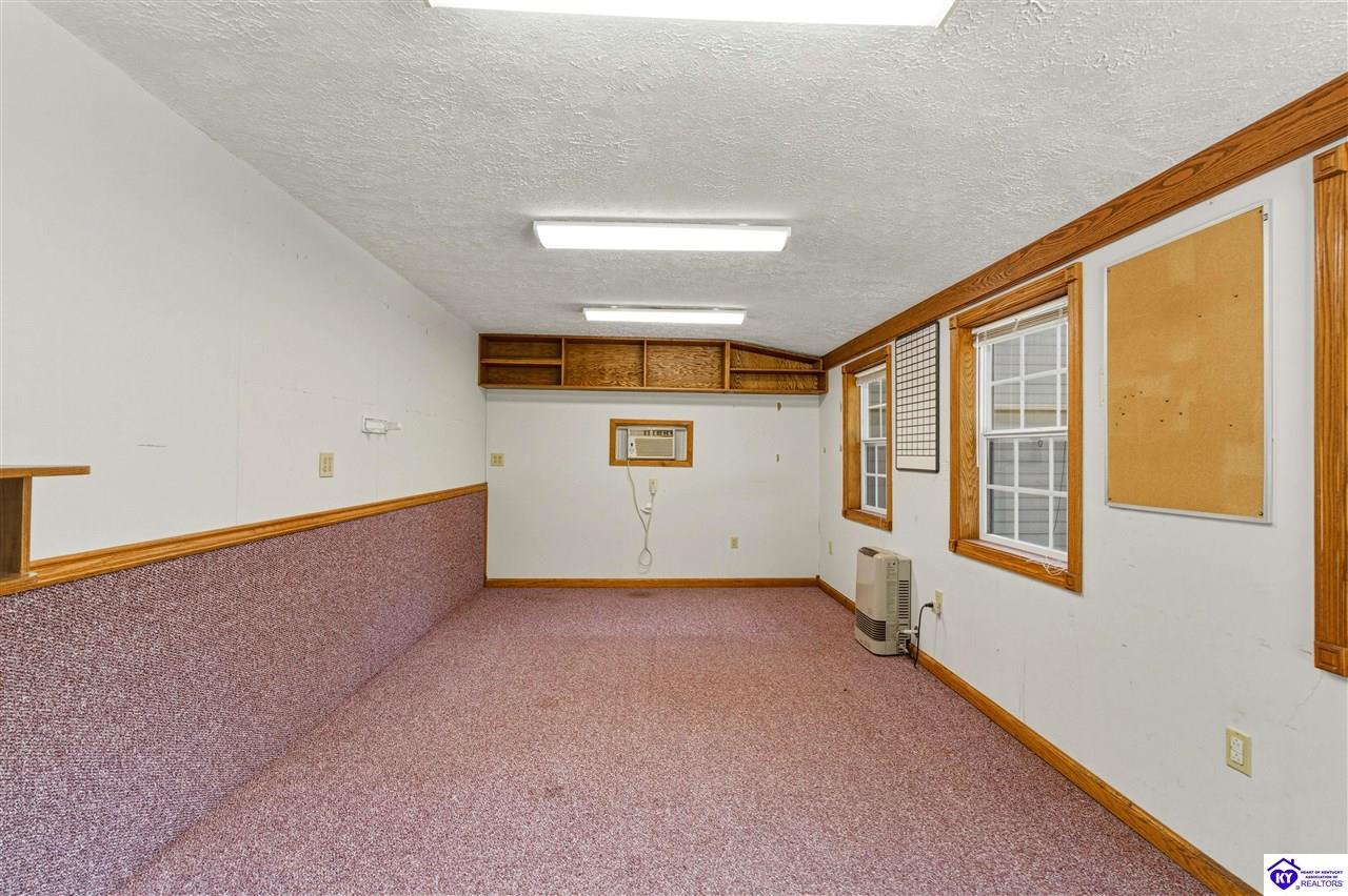 7 Oakwood Court