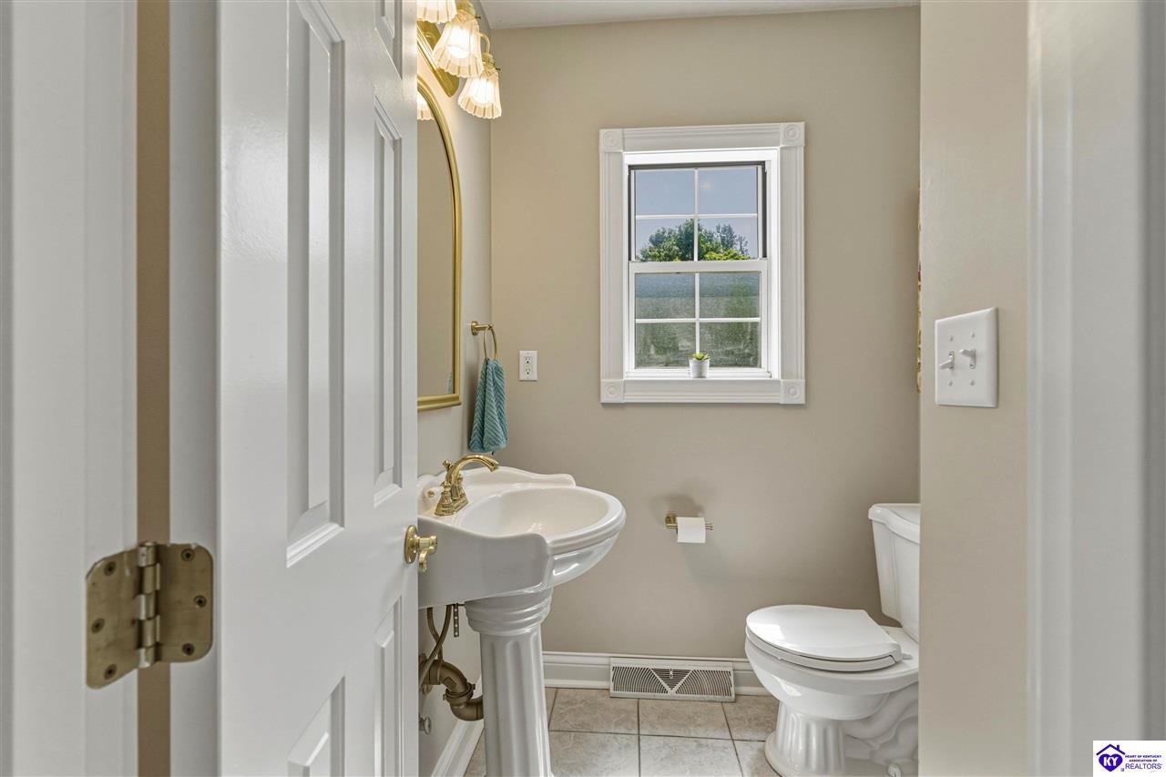 7 Oakwood Court