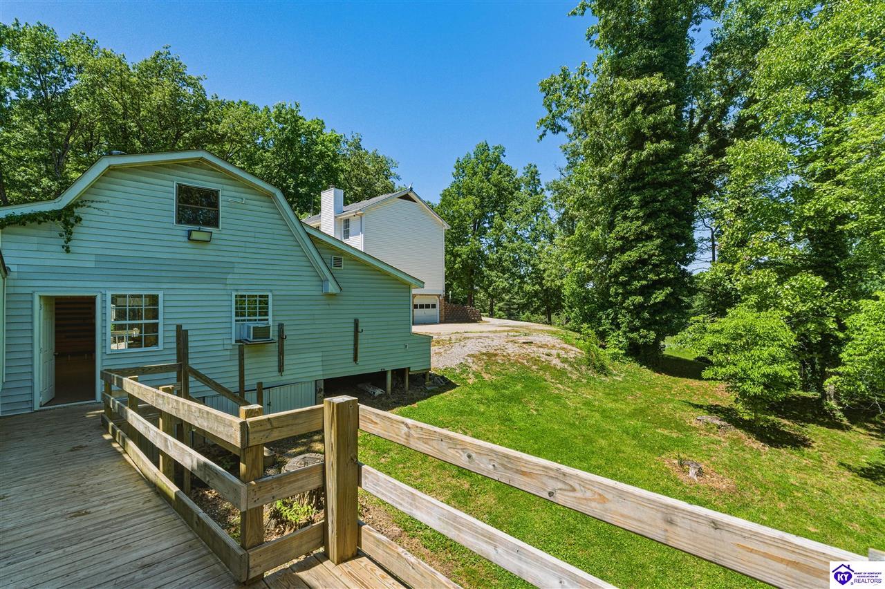 7 Oakwood Court