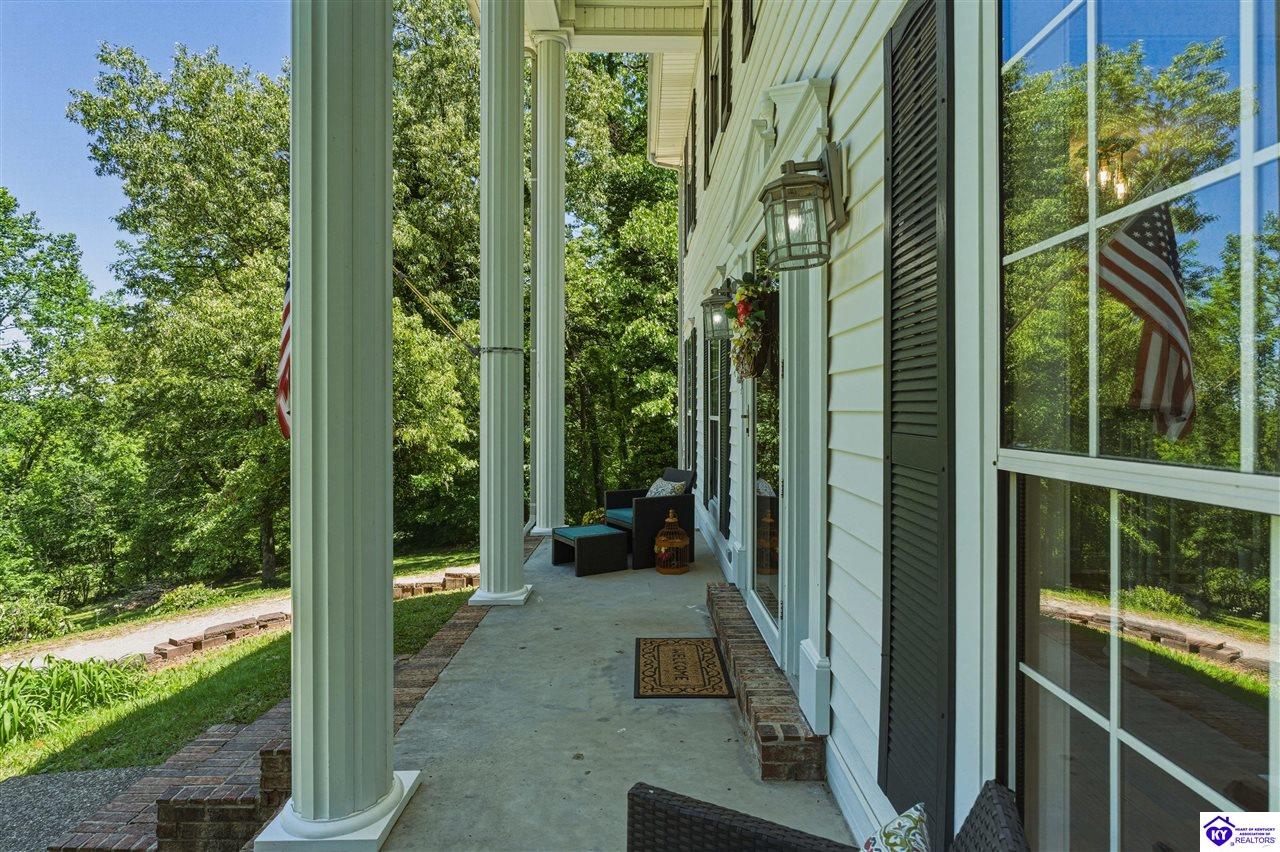 7 Oakwood Court