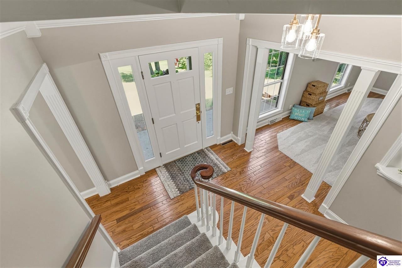 7 Oakwood Court