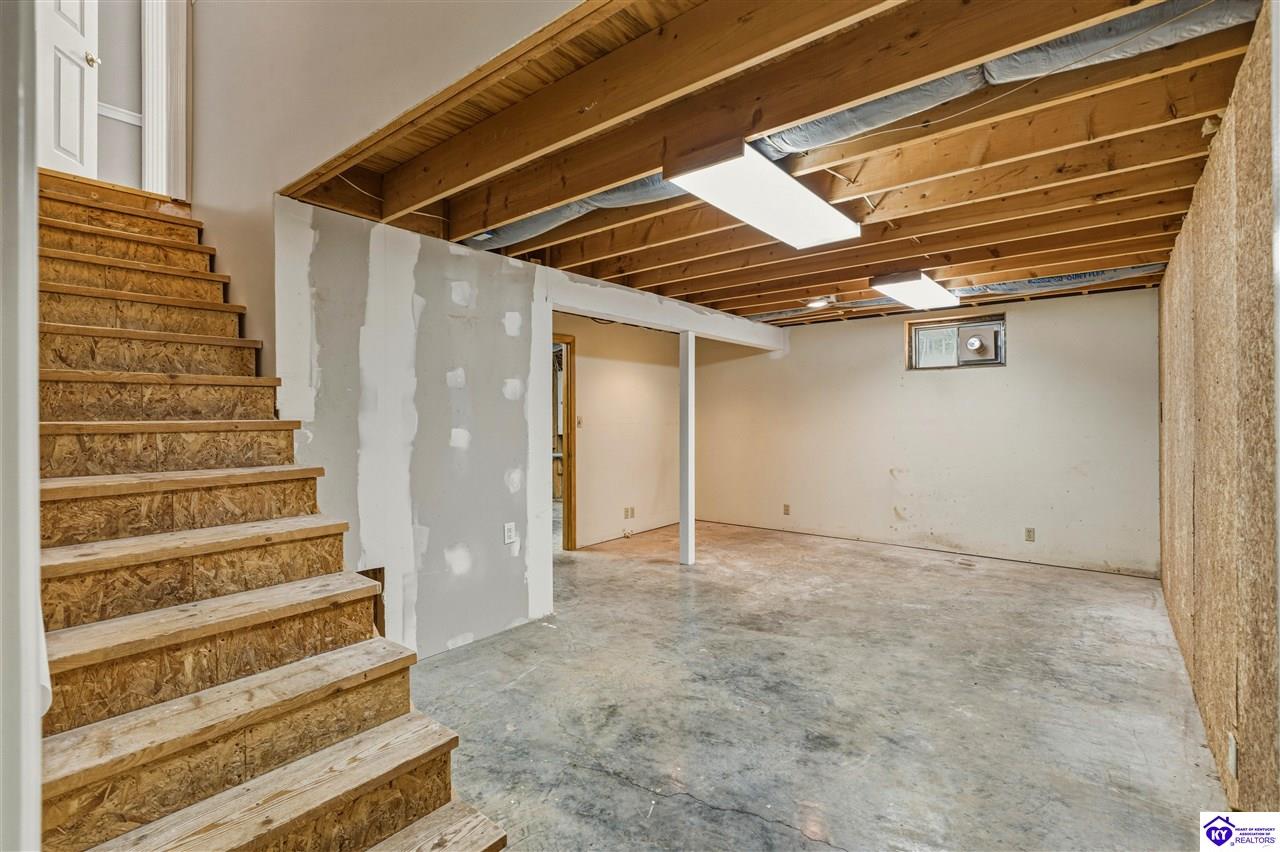 7 Oakwood Court