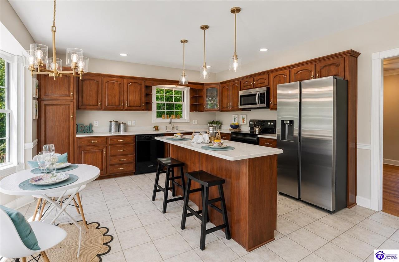 7 Oakwood Court