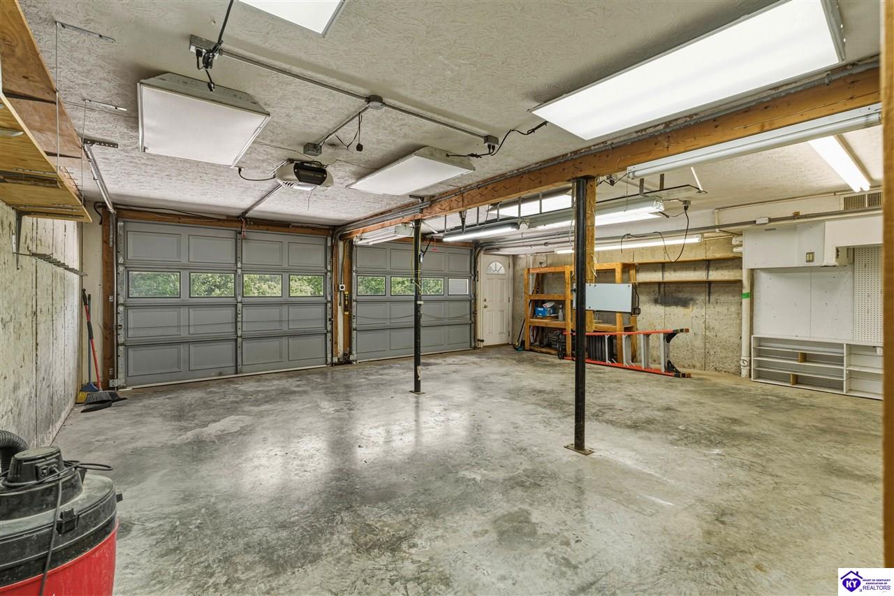 7 Oakwood Court
