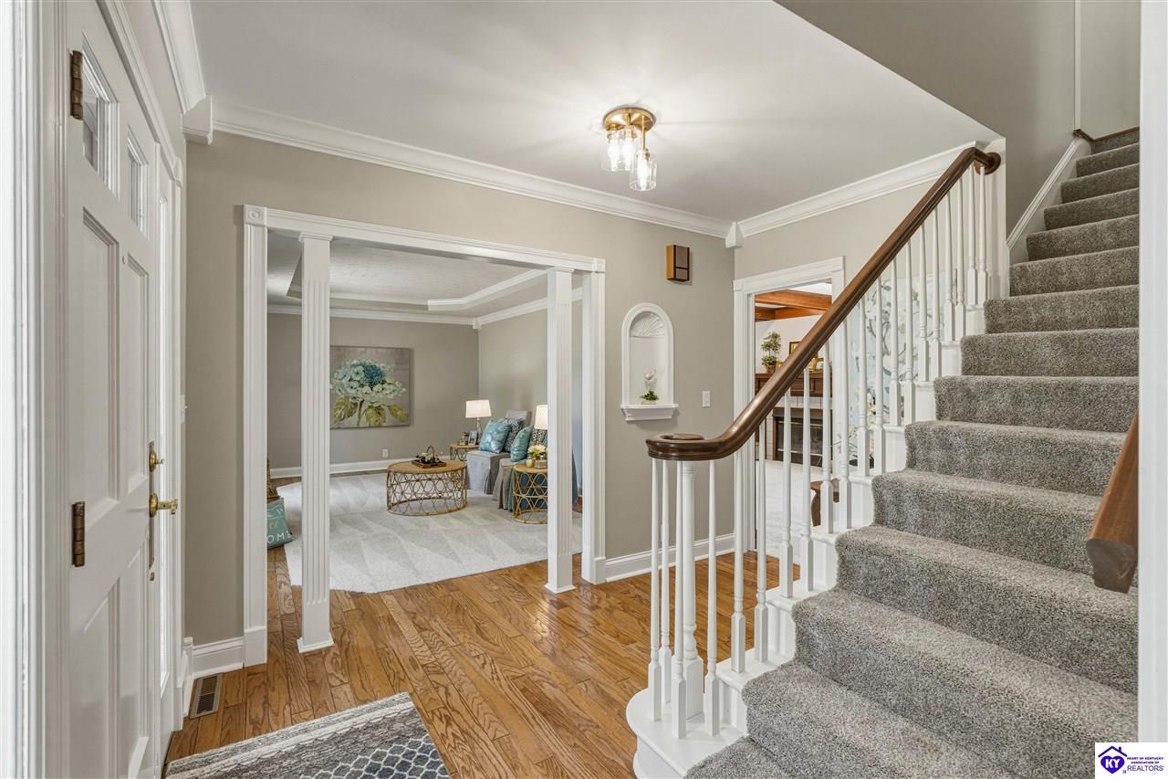 7 Oakwood Court
