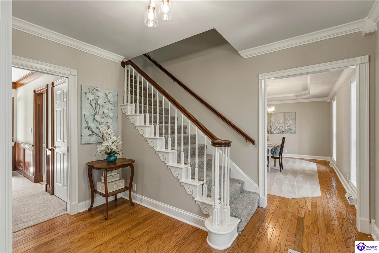 7 Oakwood Court