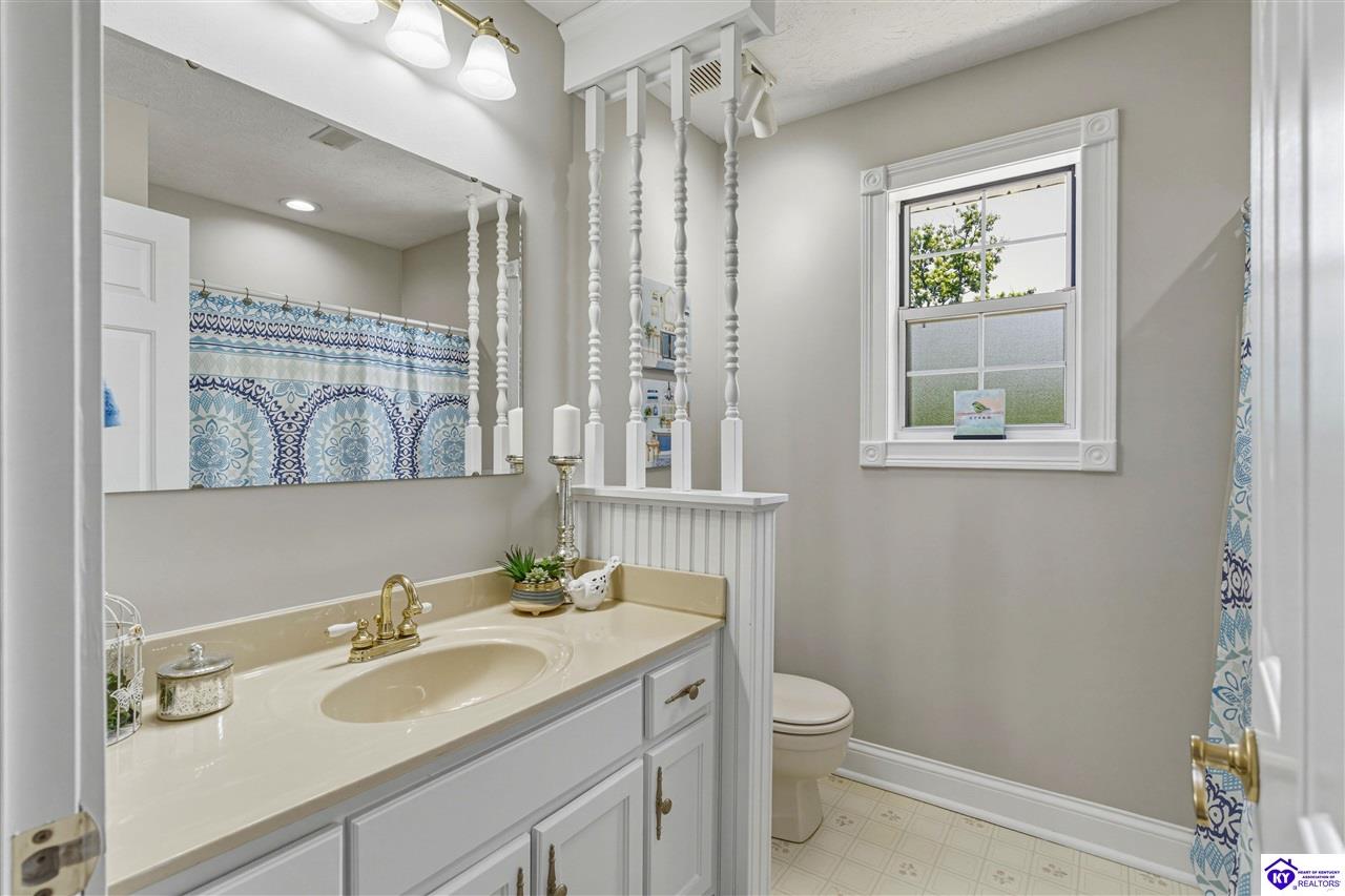 7 Oakwood Court