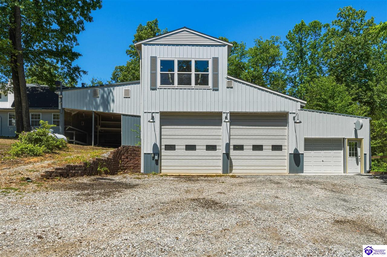 7 Oakwood Court