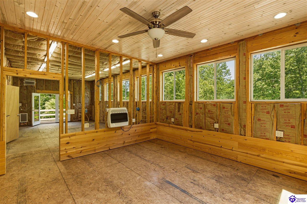 7 Oakwood Court