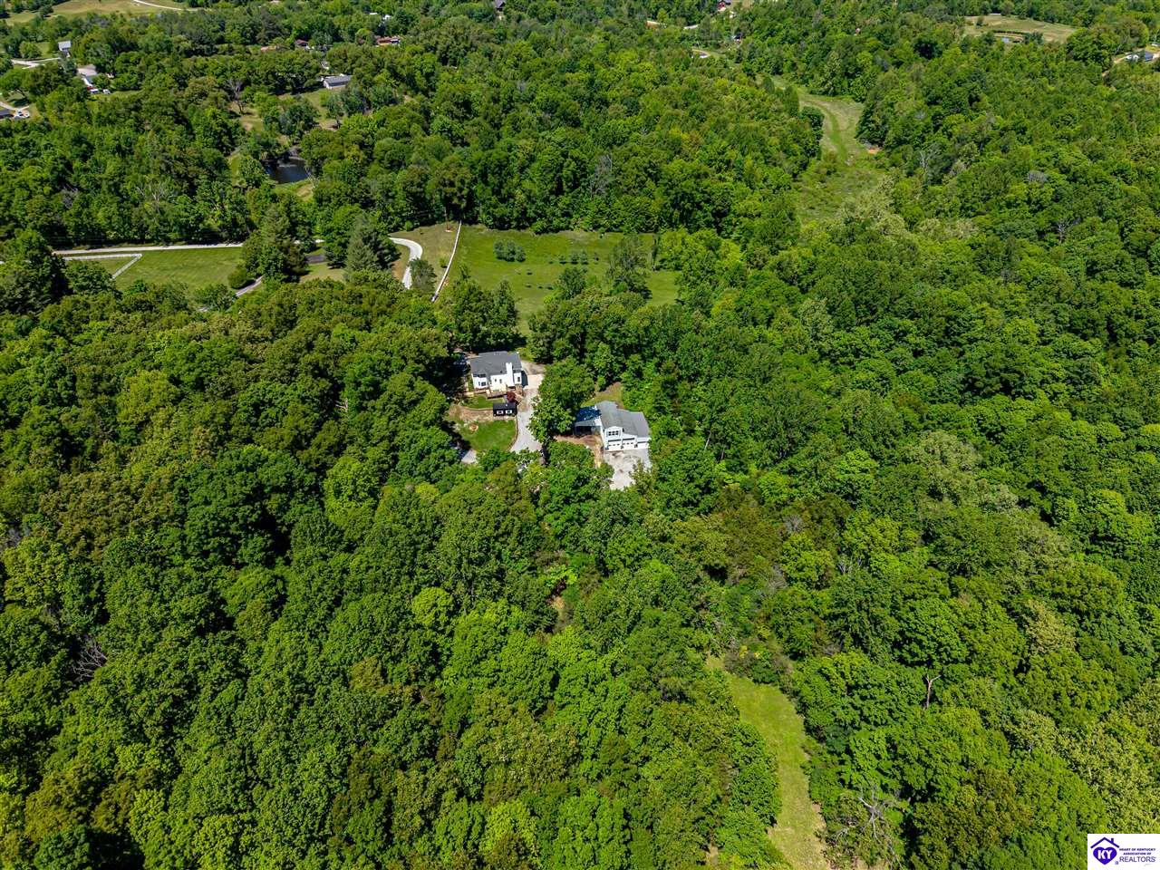 7 Oakwood Court