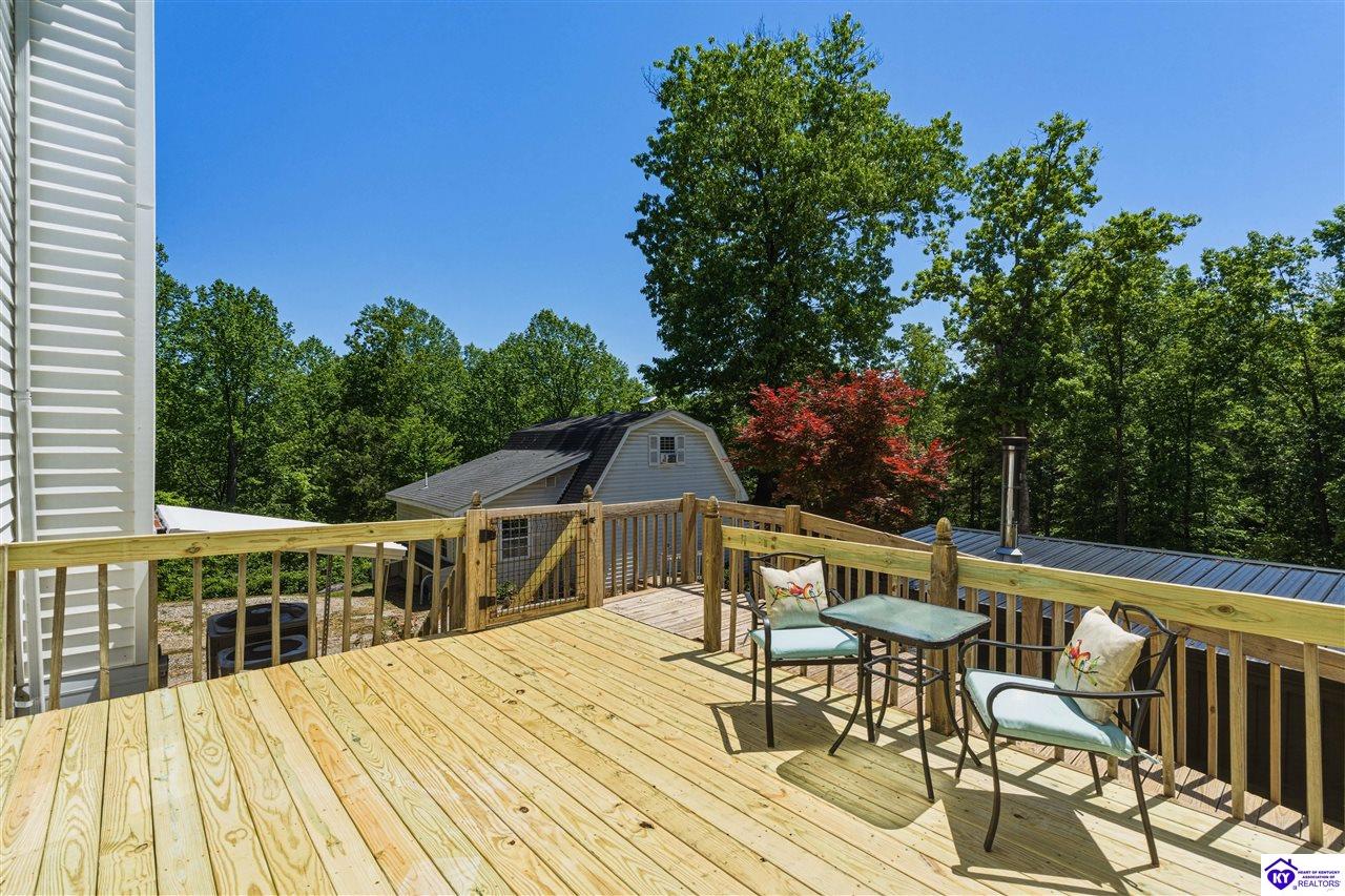7 Oakwood Court