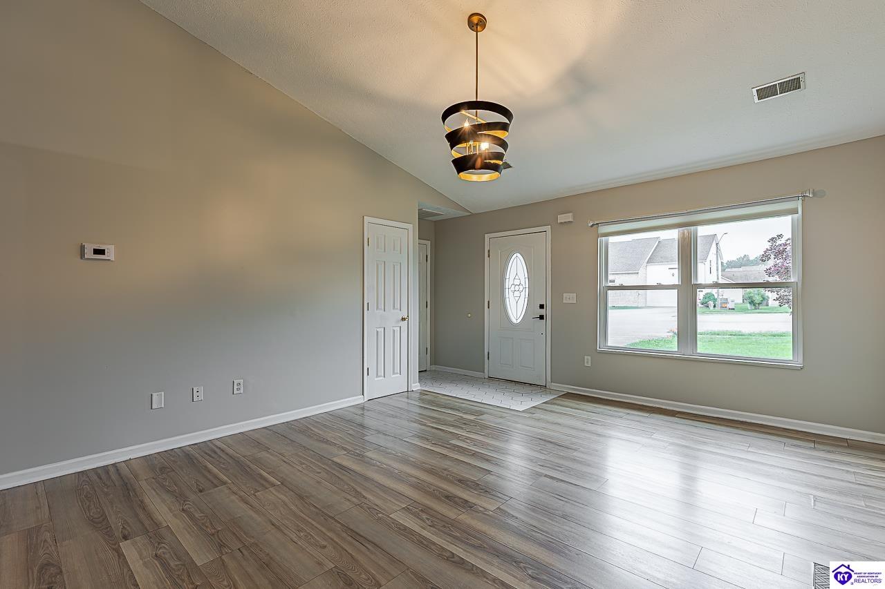 107 Calumet Court