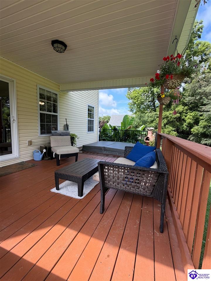 124 W Mossy Creek Court