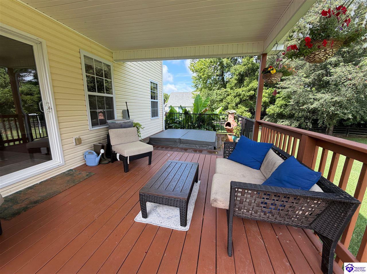 124 W Mossy Creek Court