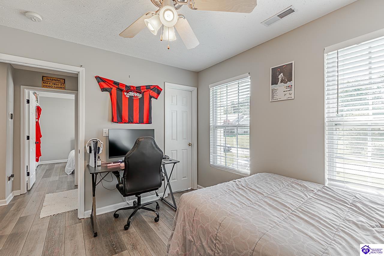 124 W Mossy Creek Court