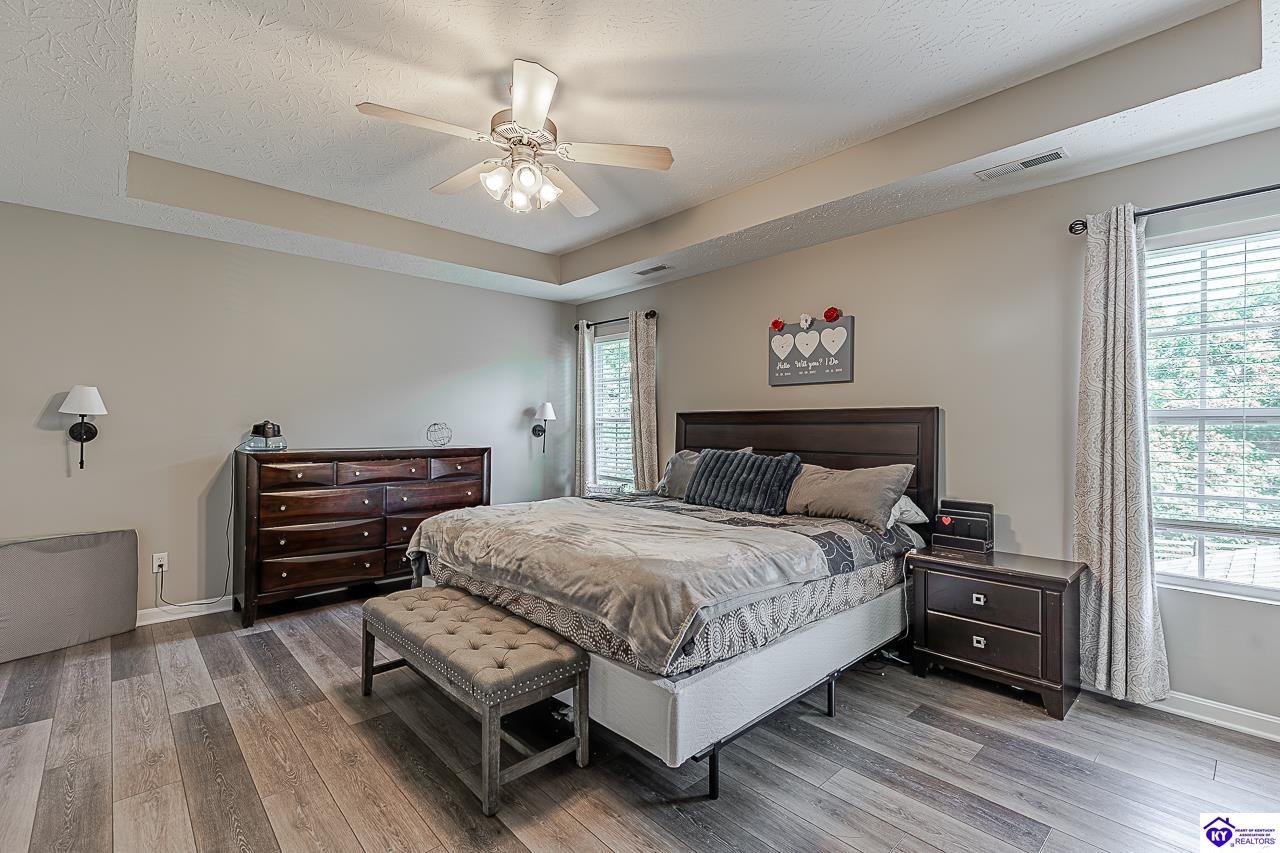 124 W Mossy Creek Court