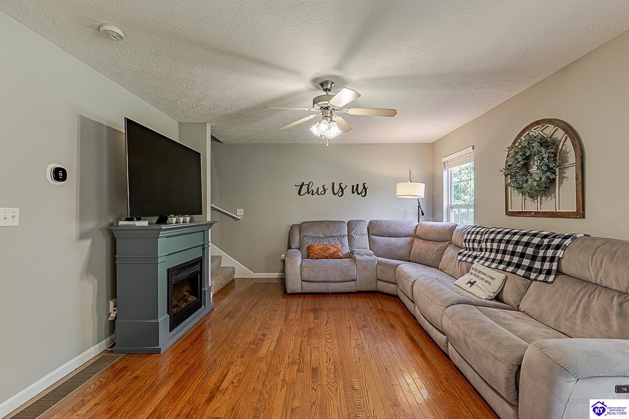 124 W Mossy Creek Court