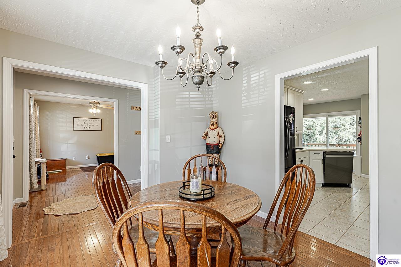 124 W Mossy Creek Court