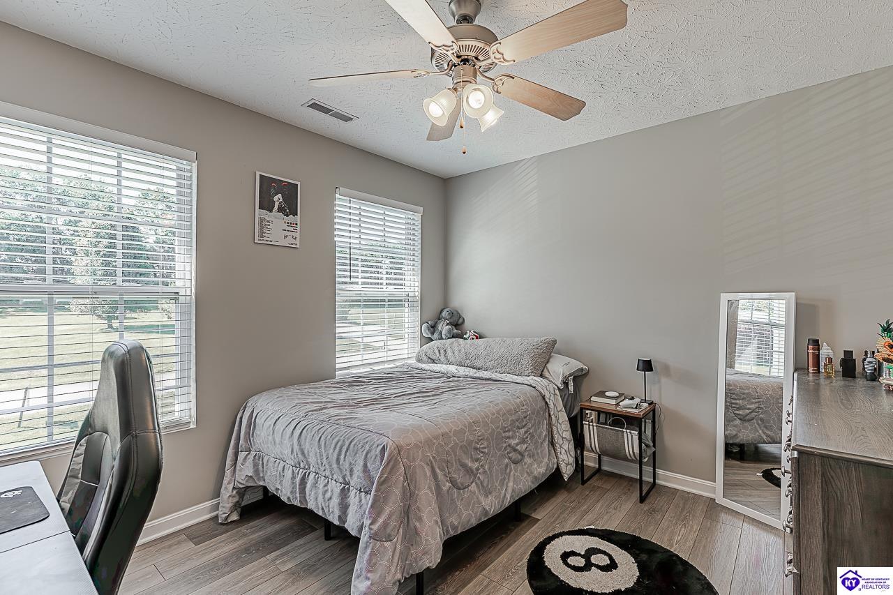 124 W Mossy Creek Court