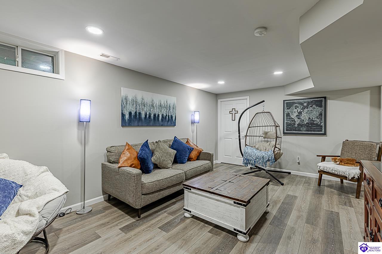 124 W Mossy Creek Court