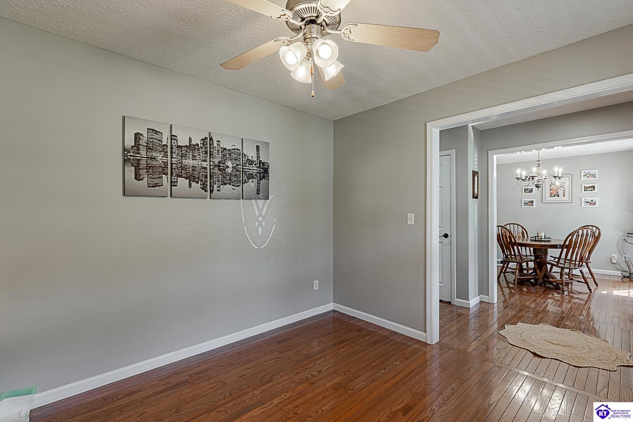 124 W Mossy Creek Court