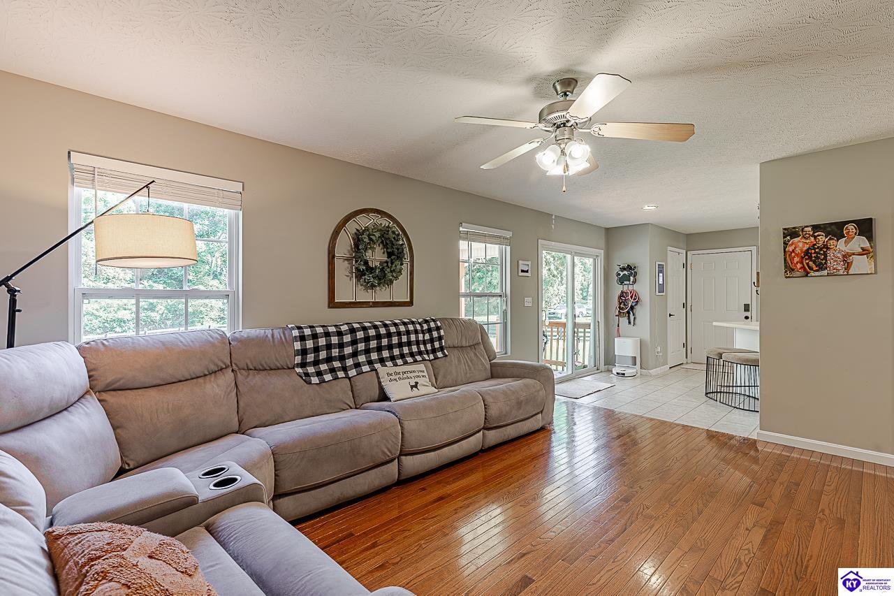 124 W Mossy Creek Court