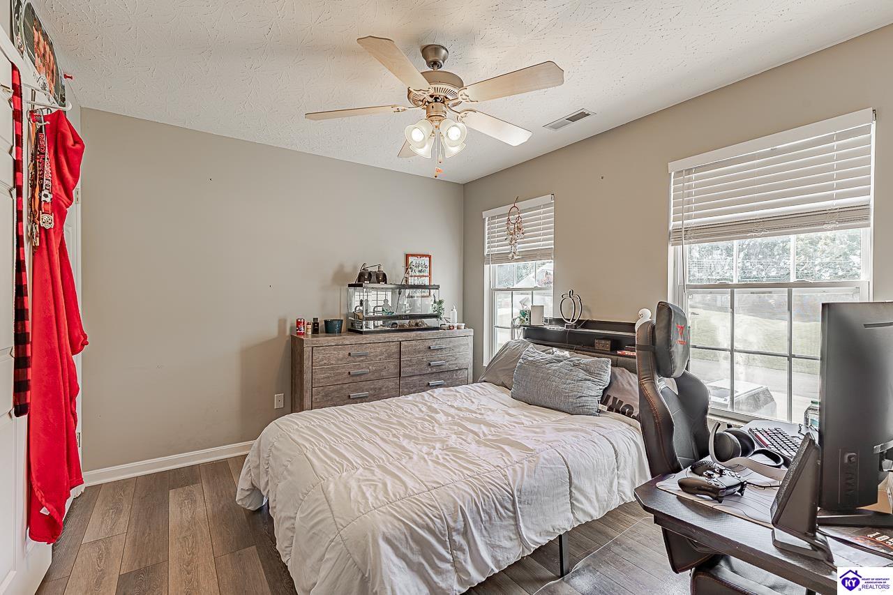 124 W Mossy Creek Court
