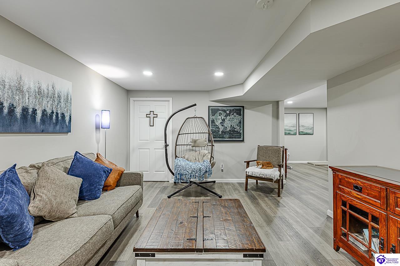 124 W Mossy Creek Court