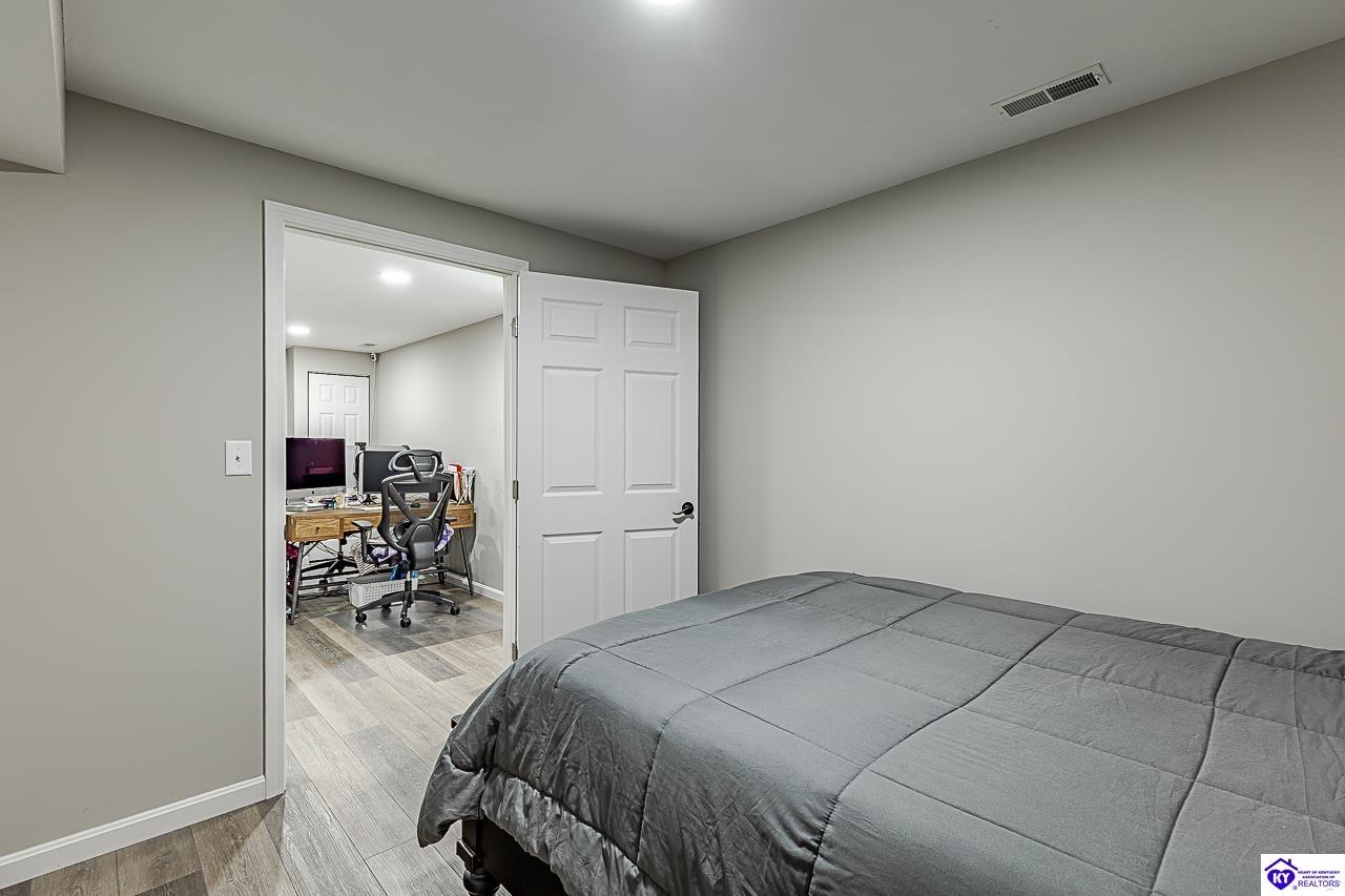 124 W Mossy Creek Court