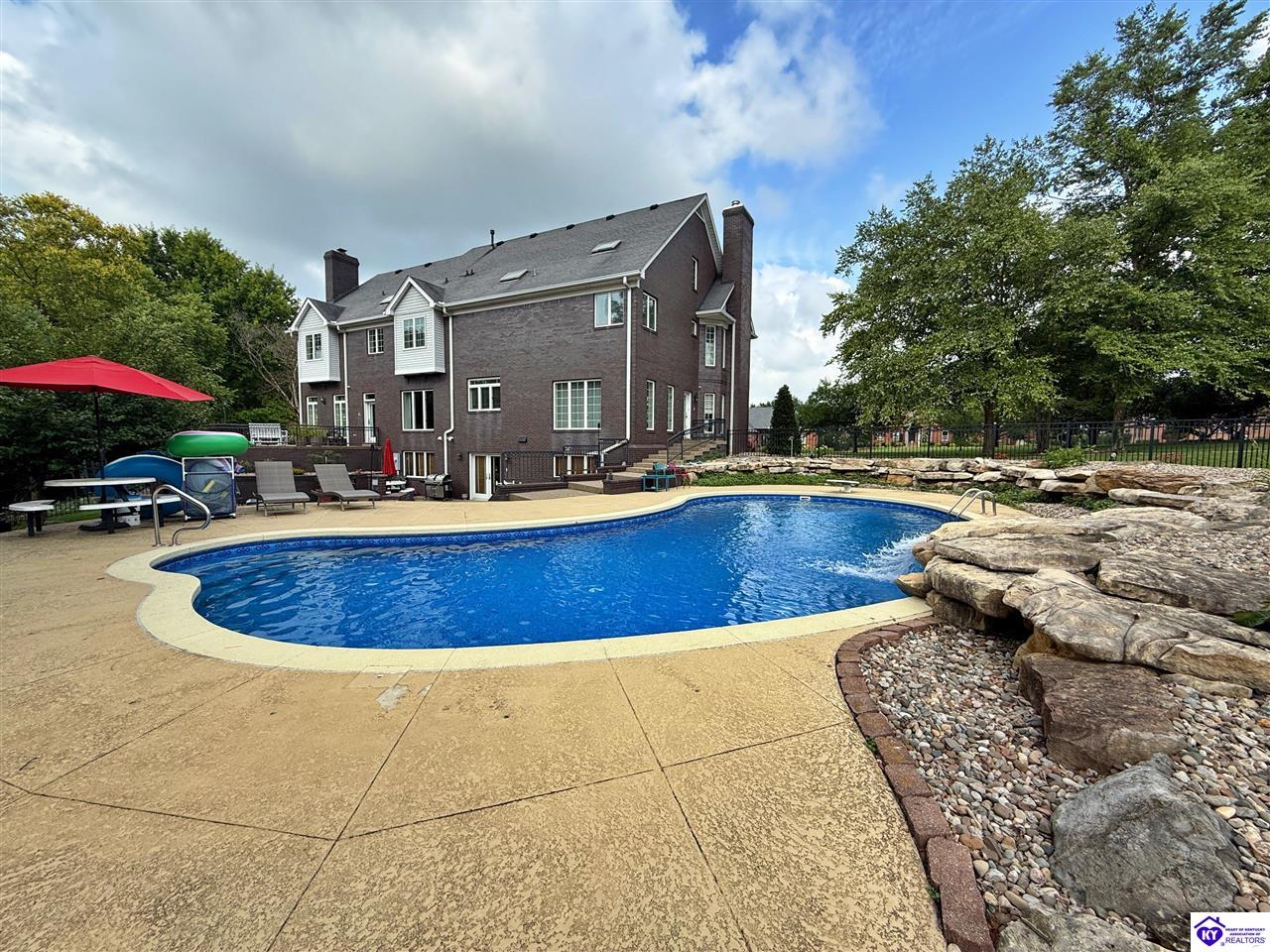 710 Landsdowne Court