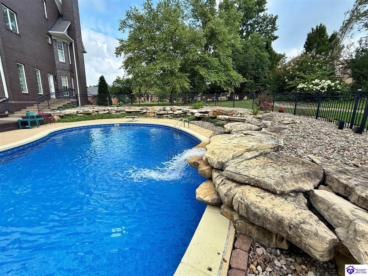 710 Landsdowne Court