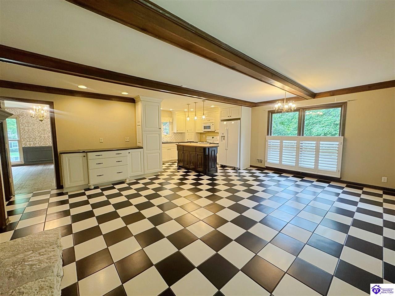 717 Sunrise Lane